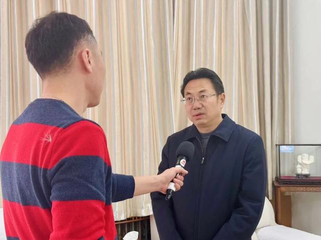 临夏州州长何东：我代表240万人民，谢谢各方对积石山的帮助（何东）
