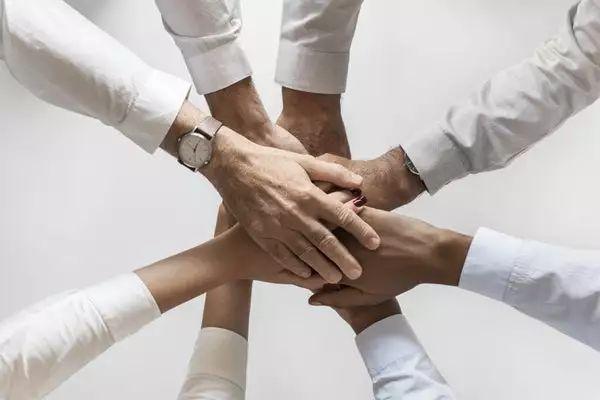 起“底”联盟链：FISCO BCOS 与 Fabric之较（fabric货币资讯）