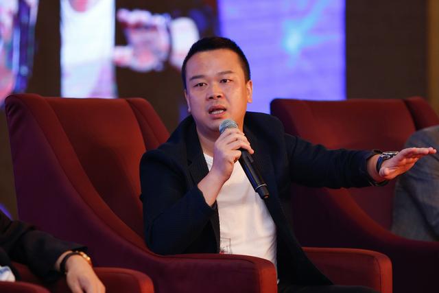 他靠游戏身家55亿，今公司业绩变脸吞掉2亿利润，本人却套现2.8亿（戴雨森货币资讯）