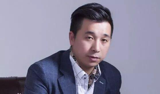 他是国内第一家比特币交易平台创始人，区块链行业的先行者（杨林科货币资讯）
