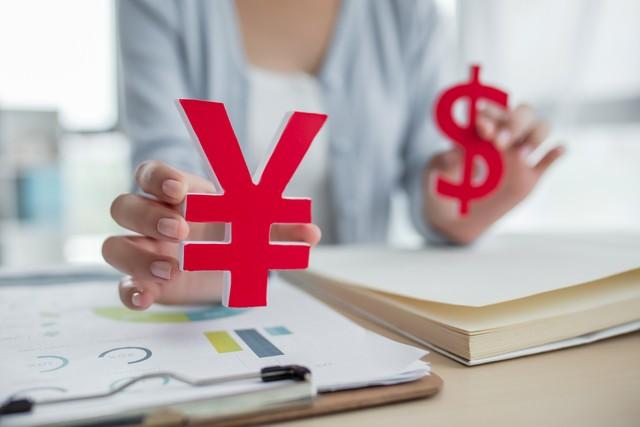 OMFIF调查：美元在全球储备中的占比将下跌5个百分点 人民币上升（qou货币资讯）