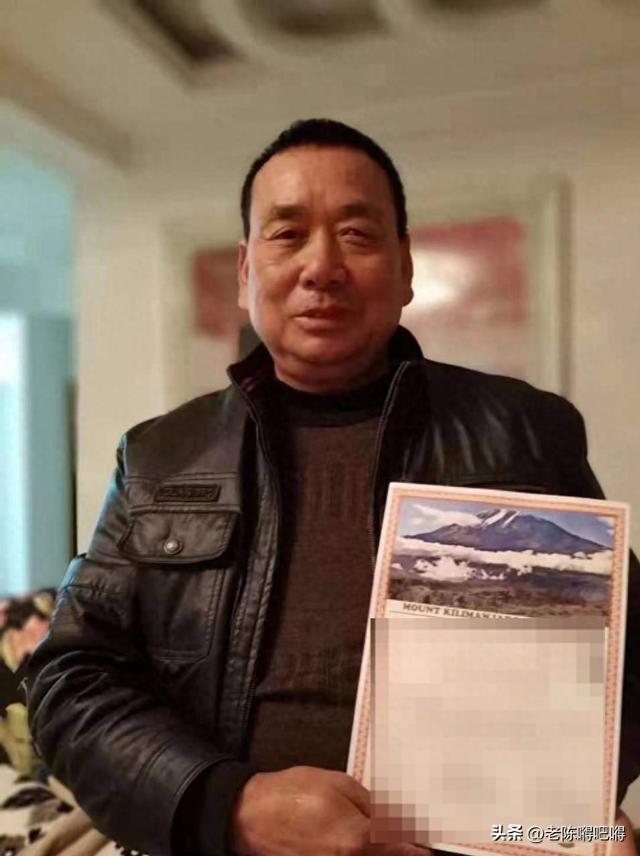 富翁精神病院自杀，被儿子三次送进精神病院，自称在里面生不如死（朱飞）